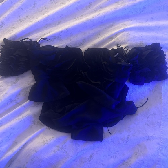 Runway Yves Saint Laurent Silk Sleeve-Accented Top- Designed by Tom Ford - Picture 13 of 14